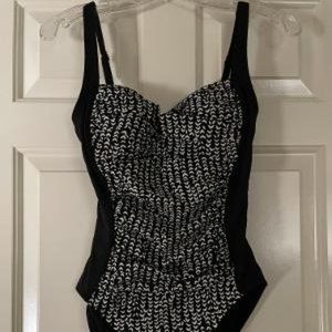 Black and White Print La Blanca Swimsuit